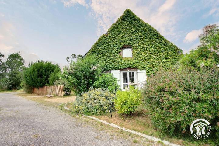 Maison de vacances pour 4 personnes, avec jardin à Langonnet