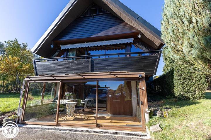 Gîte pour 4 personnes, avec Jardin et Vue à Saint-Genès-Champanelle