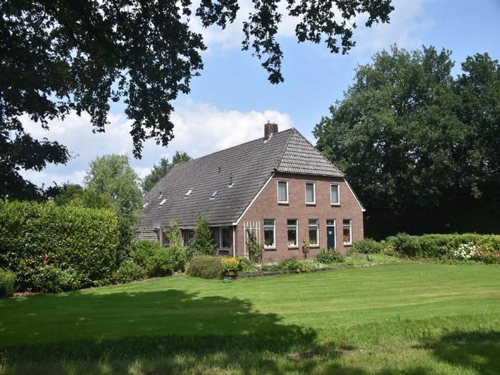 Vakantiehuis voor 13 personen, met Terras en Tuin in Ruinen