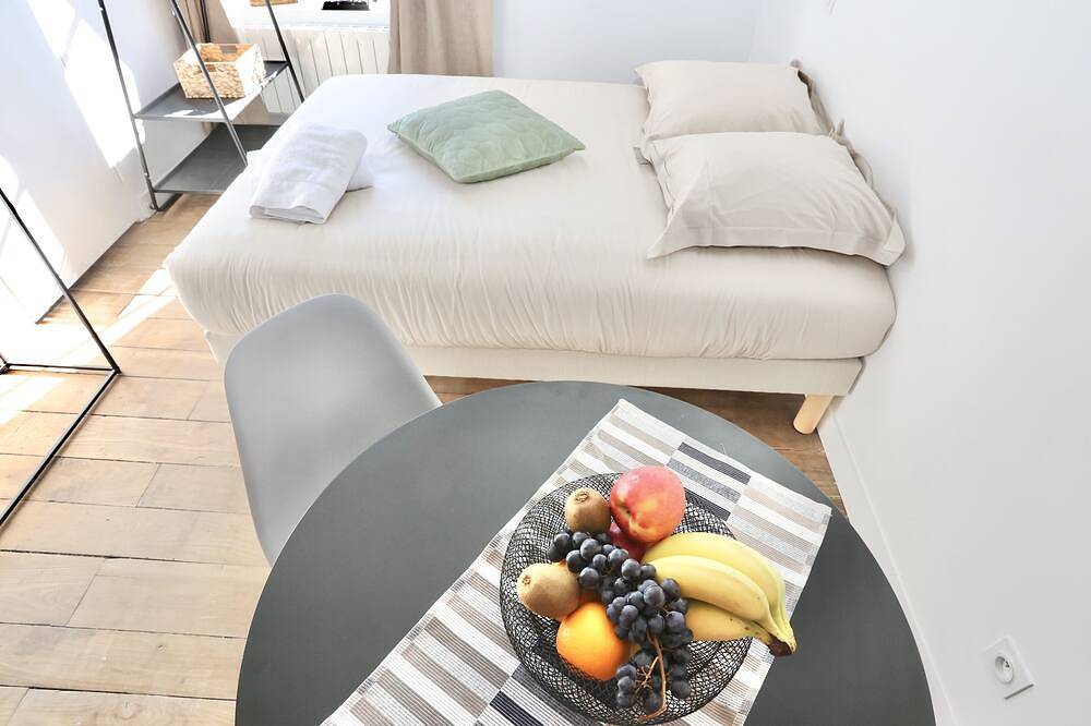 Apartamento entero, Napoléon Gare n°2 ★ Studio ★ Lumineux ★ Bylocly in Pontivy, Pontivy region