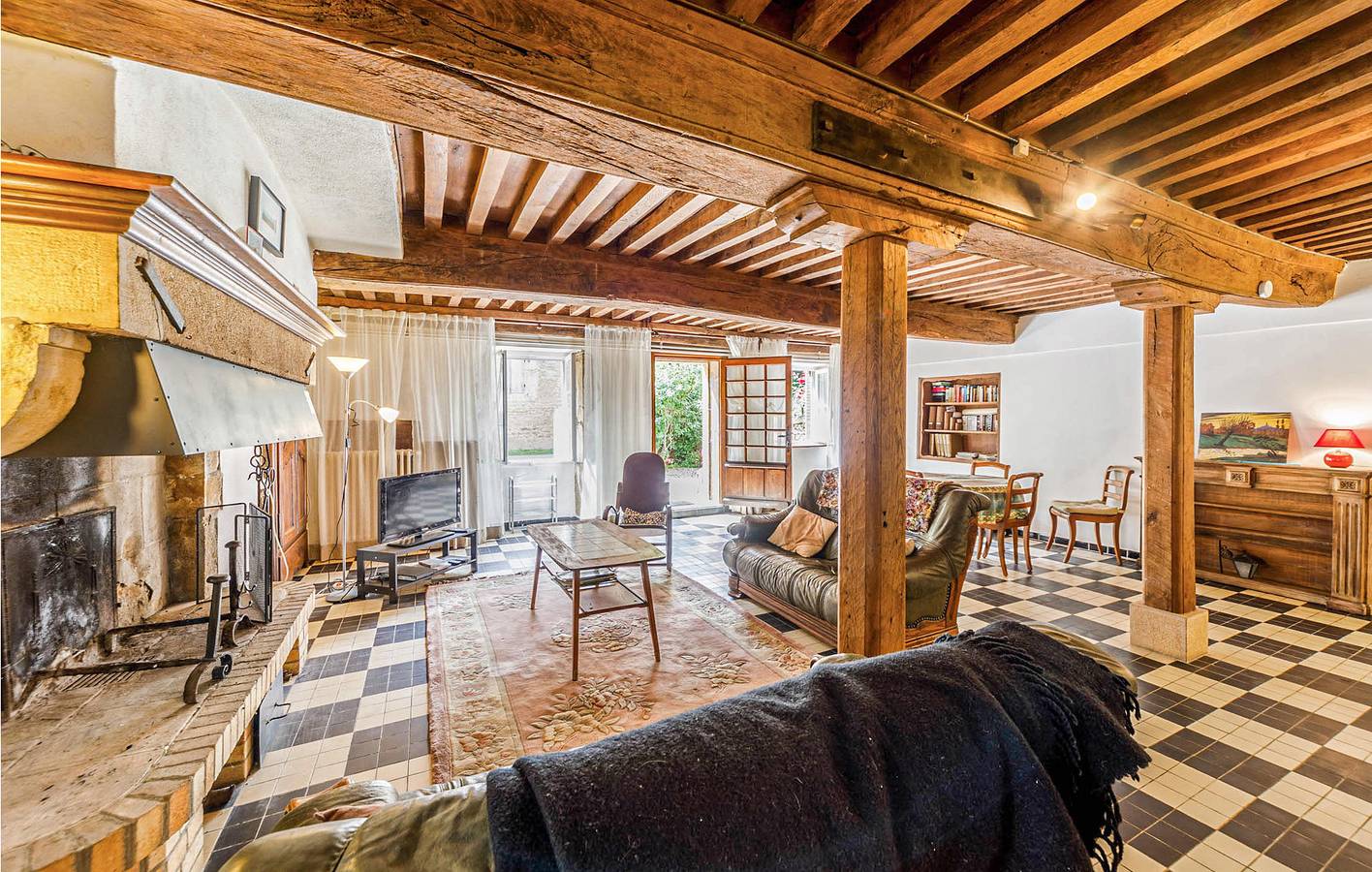 Appartement de jardin avec parking et Internet - Oyé 200m in Oyé, Région de Charolles