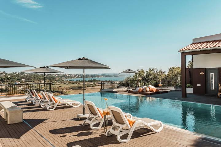 Hel lägenhet, Apartment 'São Martinho' with Lagoon View in Foz do Arelho, Leiria District
