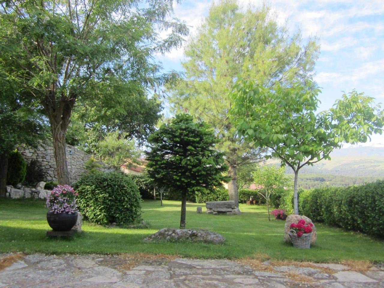Three-Bedroom Townhouse in Hoyos del Espino, Provincia de Ávila