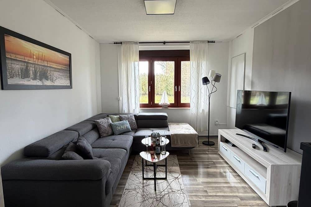 Ganze Wohnung, Ferienwohnung „Plaue Auszeit“ Privatstrand/Bootsliegeplatz, 150M bis Plauer See in Zislow, Plauer See