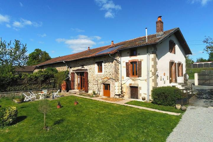 Location de vacances pour 8 personnes à Saint-Bazile