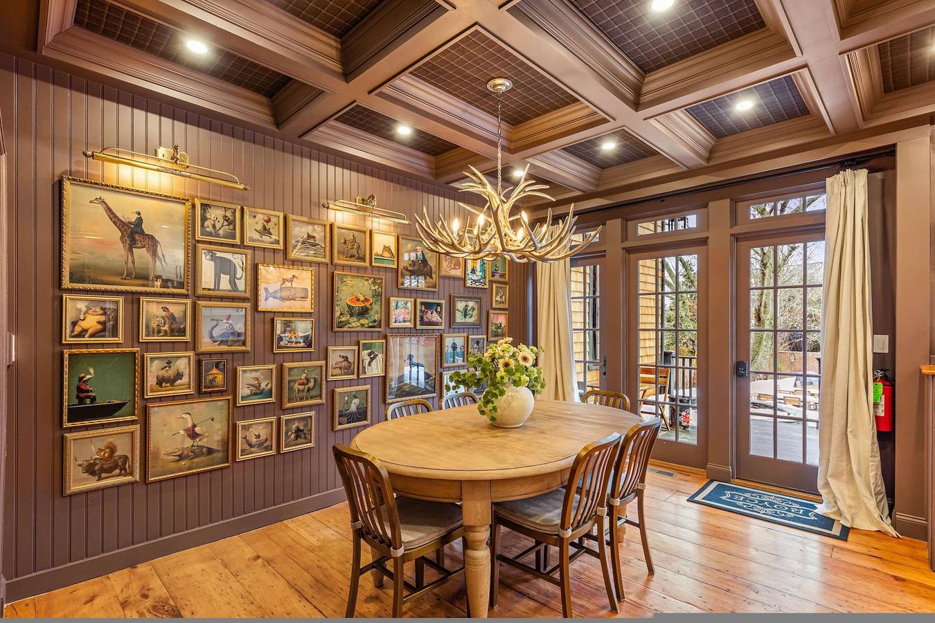 Ganze Wohnung, Driftwood Suite at The Royce - Coastal Luxury in Newport, Newport County