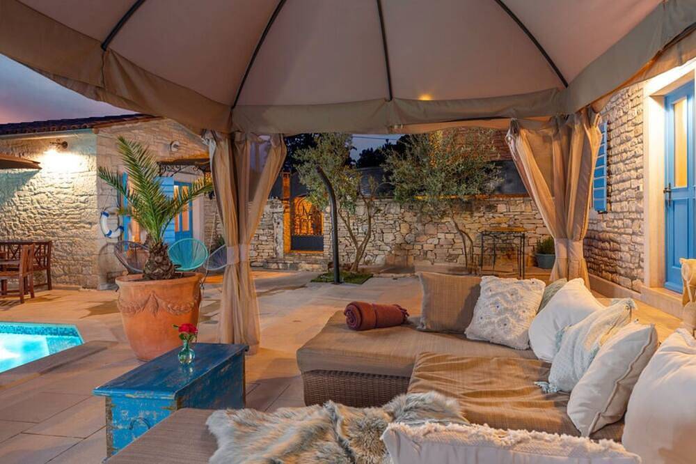 Villa Mela by Villas Guide in Barban, Zuidkust Istrië