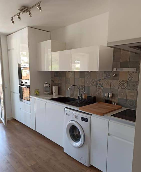 Gîte pour 2 personnes, avec terrasse dans Port De Carry - 2