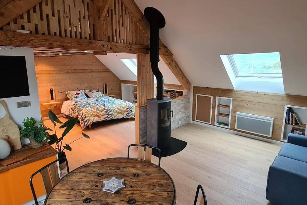 Appartement entier, Gîte des Vernet - Loft chaleureux entre lacs et montagnes in Boussy, Région d'Annecy