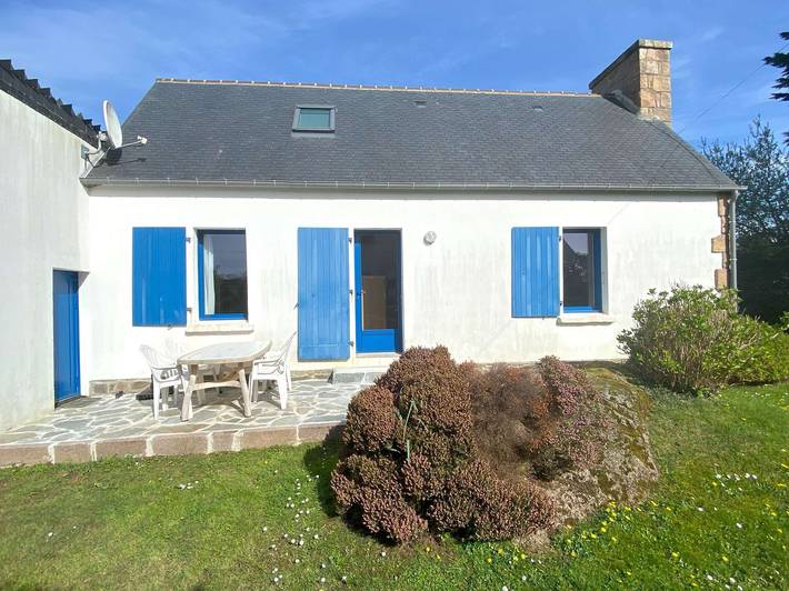 Ferienhaus für 4 Personen, mit Terrasse und Garten in Trégastel