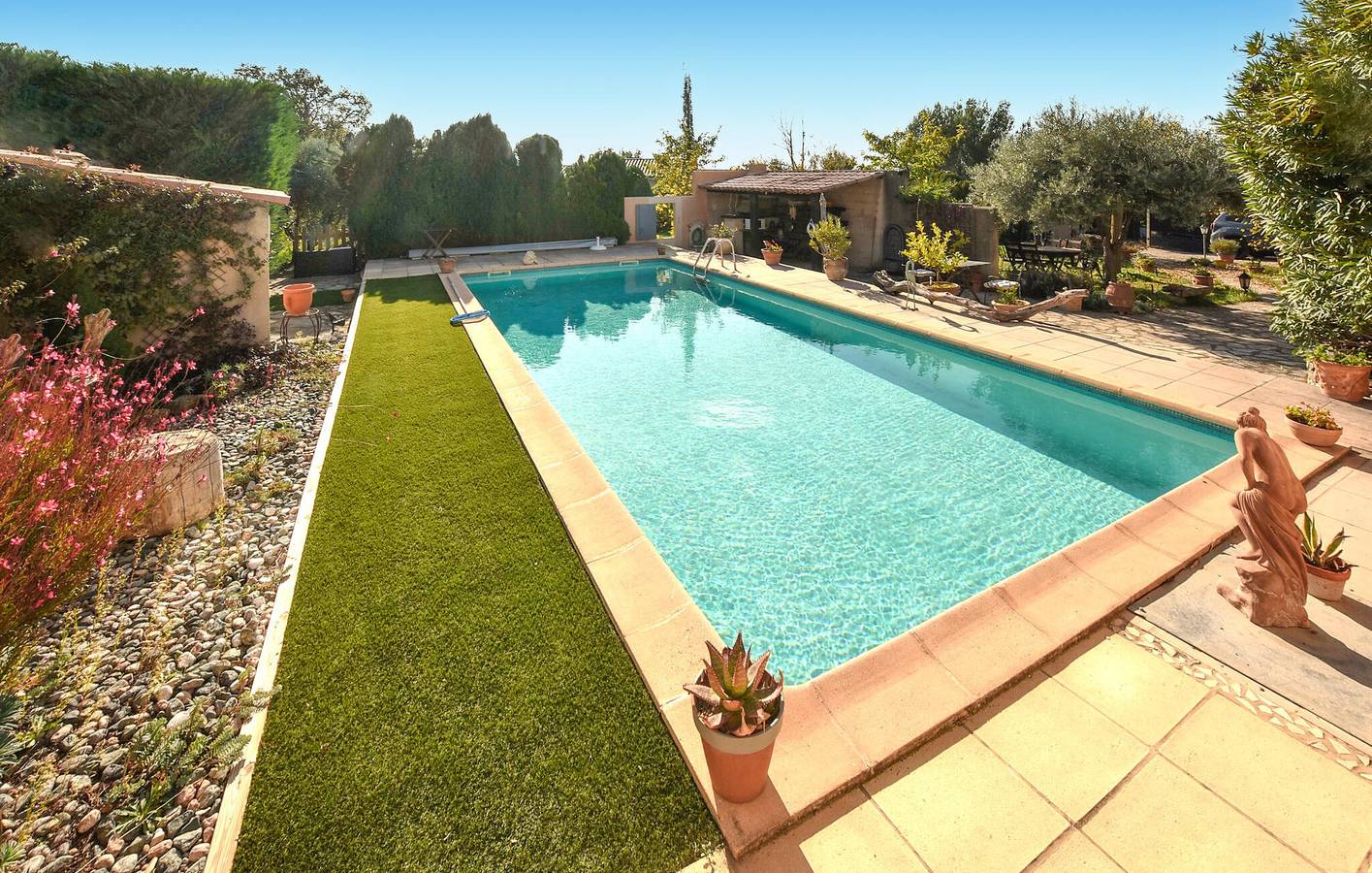 Appartement confortable avec piscine et parking, près de Cabrières-d'Aigues in Cabrières-d'Aigues, Parc naturel régional du Luberon