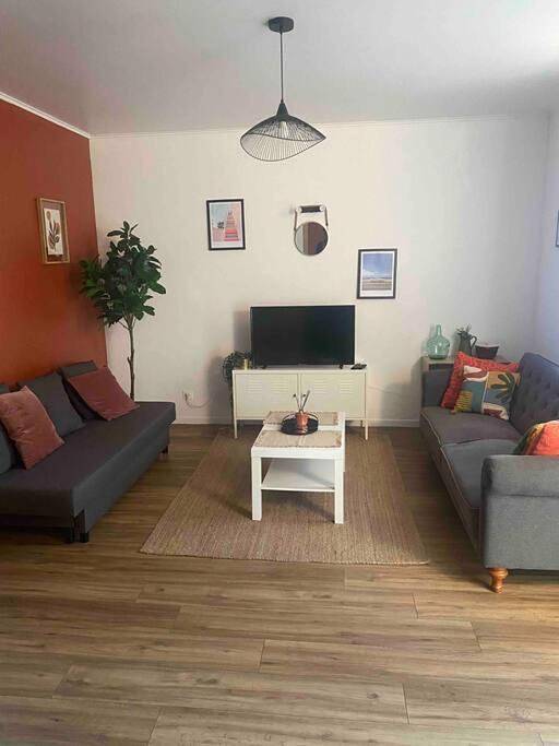 Appartement entier, One-Bedroom Apartment in Clichy-sous-Bois, Seine-Saint-Denis