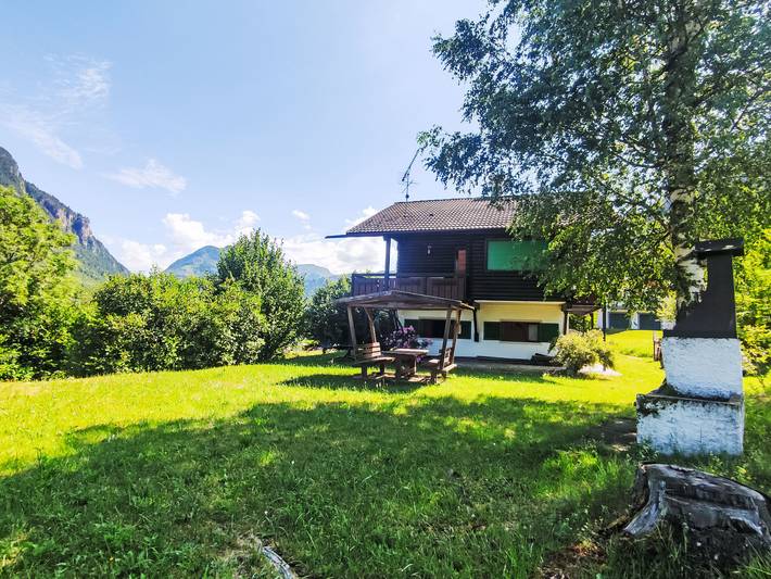 Casa vacanza per 10 persone, con giardino e balcone in Ziano di Fiemme