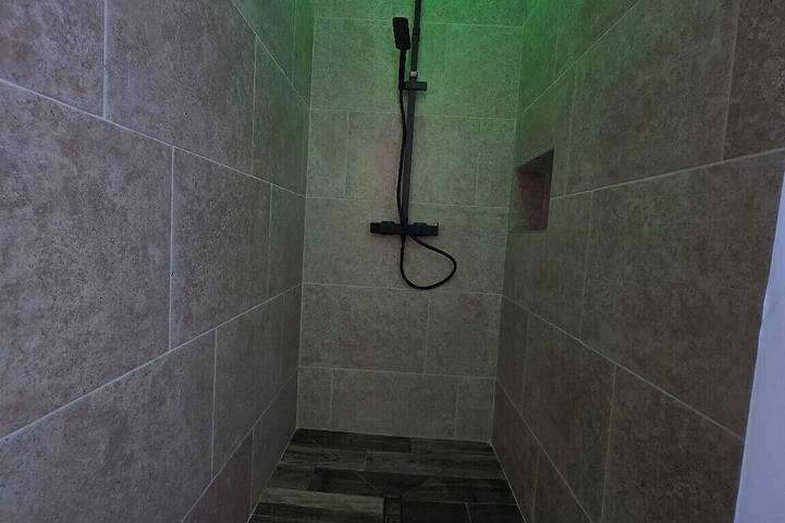 Apartamento entero, Jungle Spa Suite-Sauna & Spa in Château-Thierry, Aisne