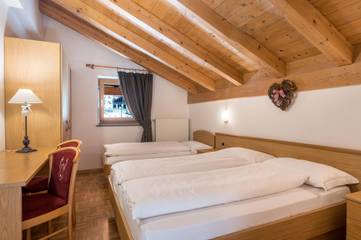 Gîte pour 7 personnes, avec jardin à Canazei