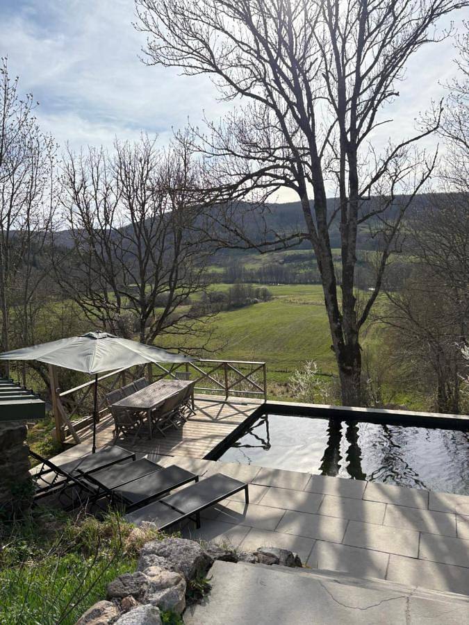 Location de vacances pour 9 personnes, avec jardin et vue ainsi que bassin pour enfant et piscine à Marchastel - 2