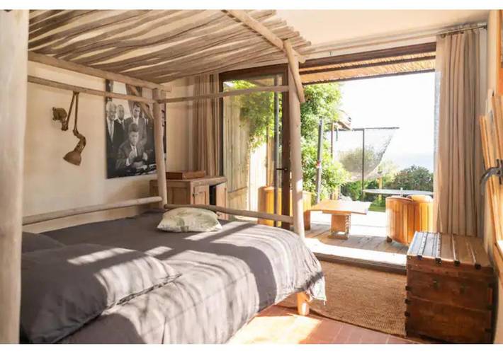 Location de vacances pour 12 personnes, avec jardin ainsi que vue et piscine, animaux acceptés dans Plage Fabrégas - 2