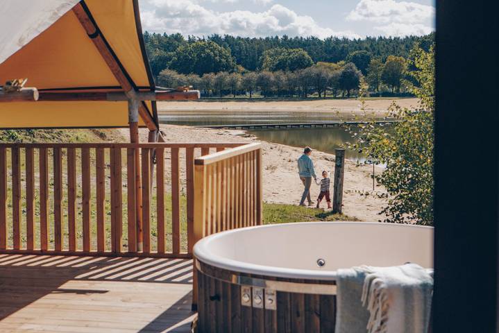 Wb Resort GmbH — Glamfield Lodge Deluxe mit Hot Tub | 6 Pers. in Wilsum, Landkreis Grafschaft Bentheim