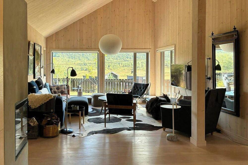 Charmantes Ferienhaus in wunderschöner Berglandschaft in Sunnmørsalpane, Sykkylven