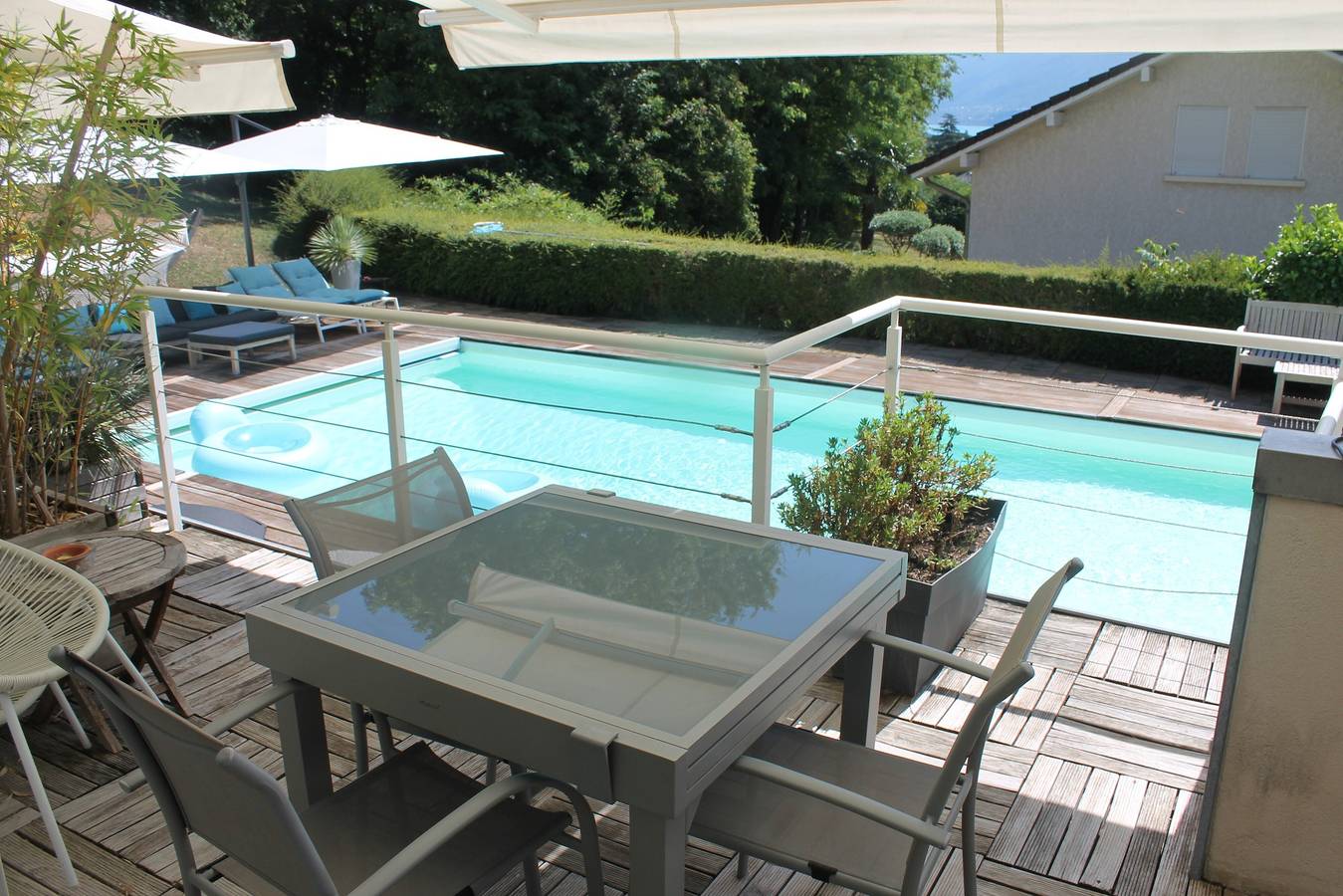 Appartement entier, Appartement 'Au Cœur De La Riviera Des Alpes' avec Vue sur le Lac, Piscine Commune et Wi-Fi in Brison-Saint-Innocent, Région de Chambéry