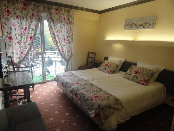 Hôtel pour 2 personnes, avec vue et jardin ainsi que sauna et piscine, animaux acceptés dans Office De Tourisme De Pyrenees Cerdagne - 4