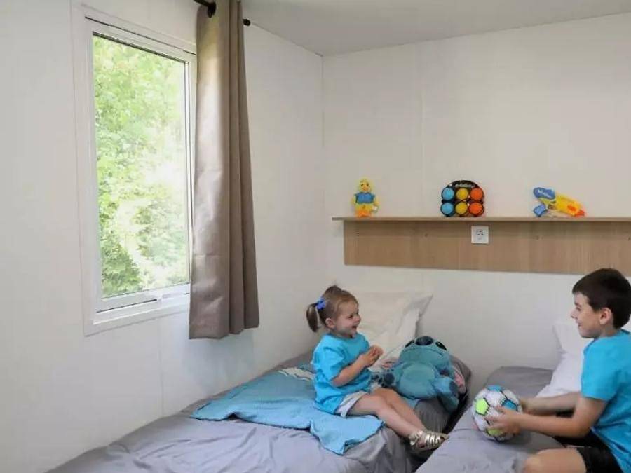Camping Paradis Val de Trie - Stacaravan 6 personen - Cottage Staand 3 Kamers 4/6 Personen Airconditioning + Tv in Moyenneville, Abbeville en omgeving