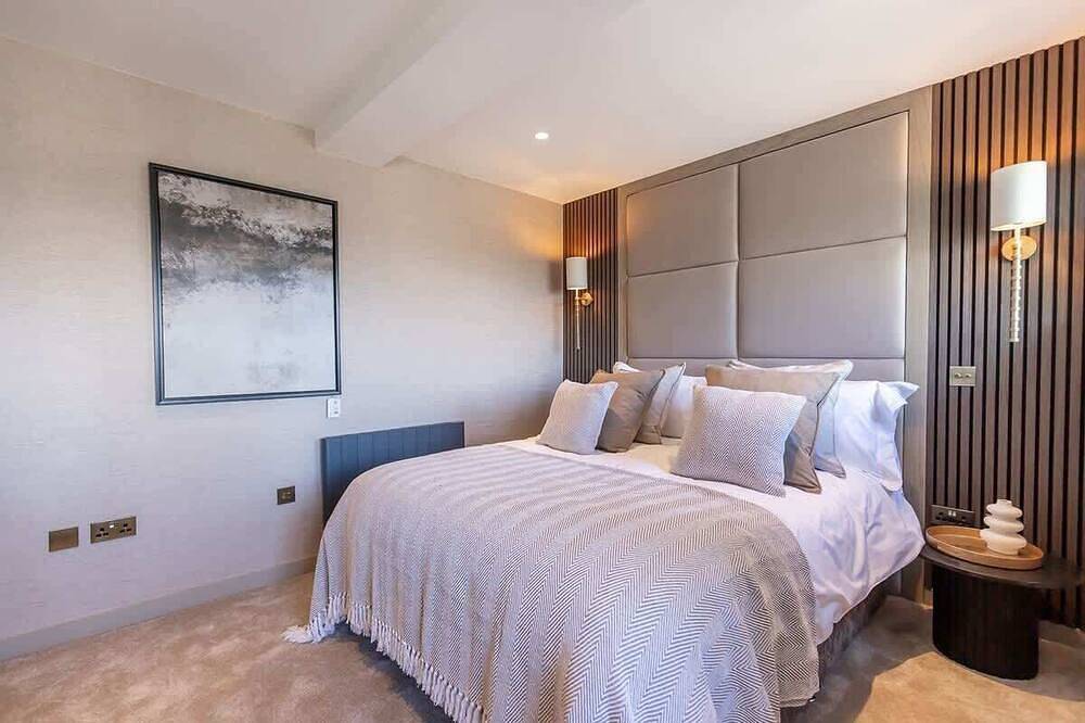 Spacious Town View Apartment in Central Harrogate in North Yorkshire