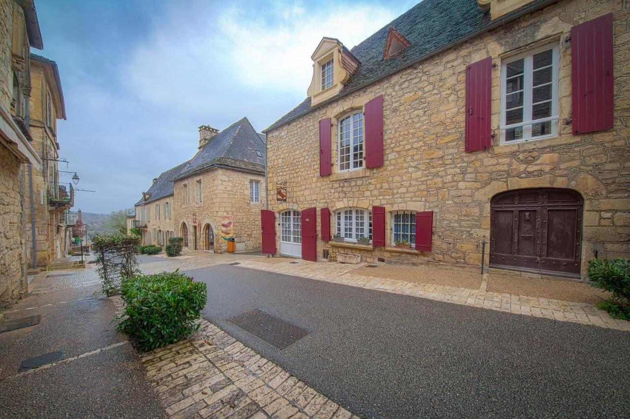 Double Room with Private Bathroom in Domme, Périgord Noir