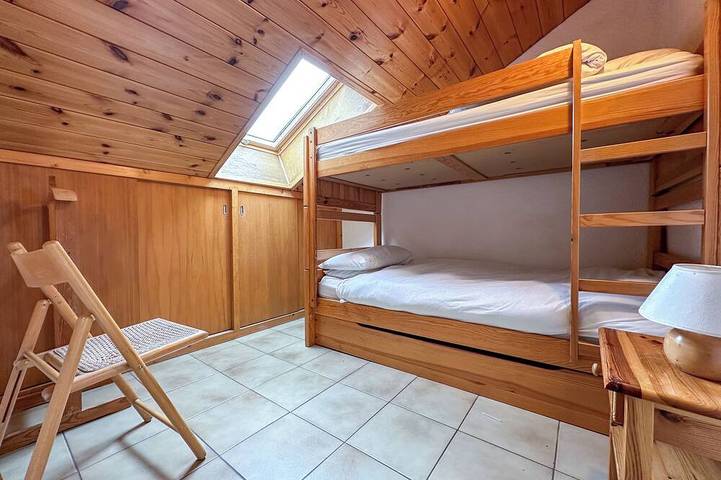 Apartamento entero, Luxury Chalet Style Loft • Steps to the Morillon Gondola • Sleeps 10 in Station de Morillon, Grand Massif