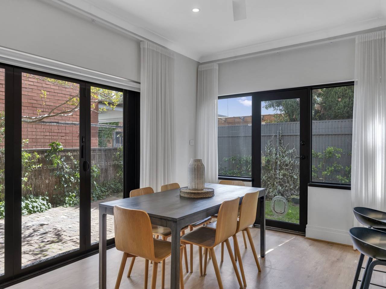 Ganze Wohnung, Familienrefugium mit Balkon und Innenhof in Adelaide, South Australia