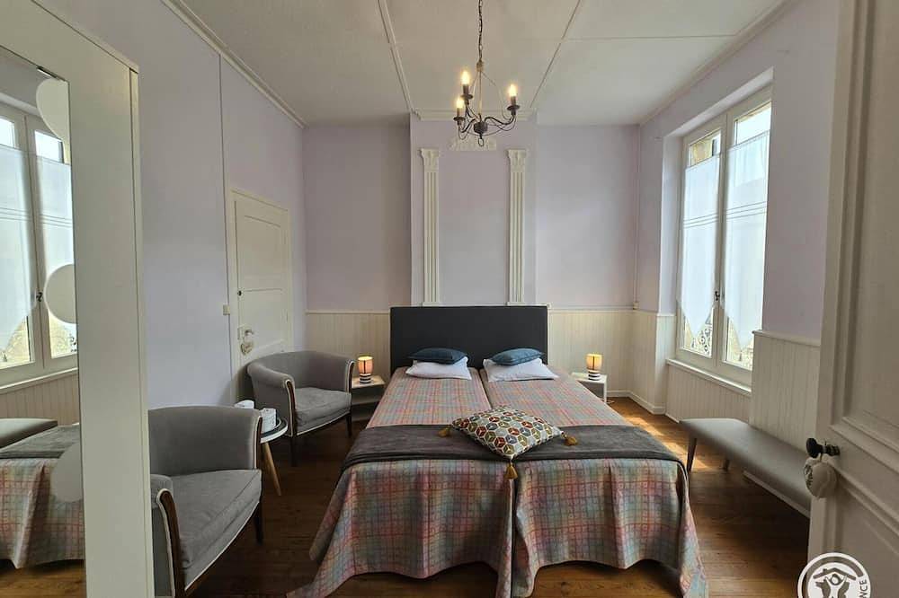 Appartement entier, Maison avec terrasse sur le toit, au cœur du Périgord in Villefranche-du-Périgord, Périgord Noir