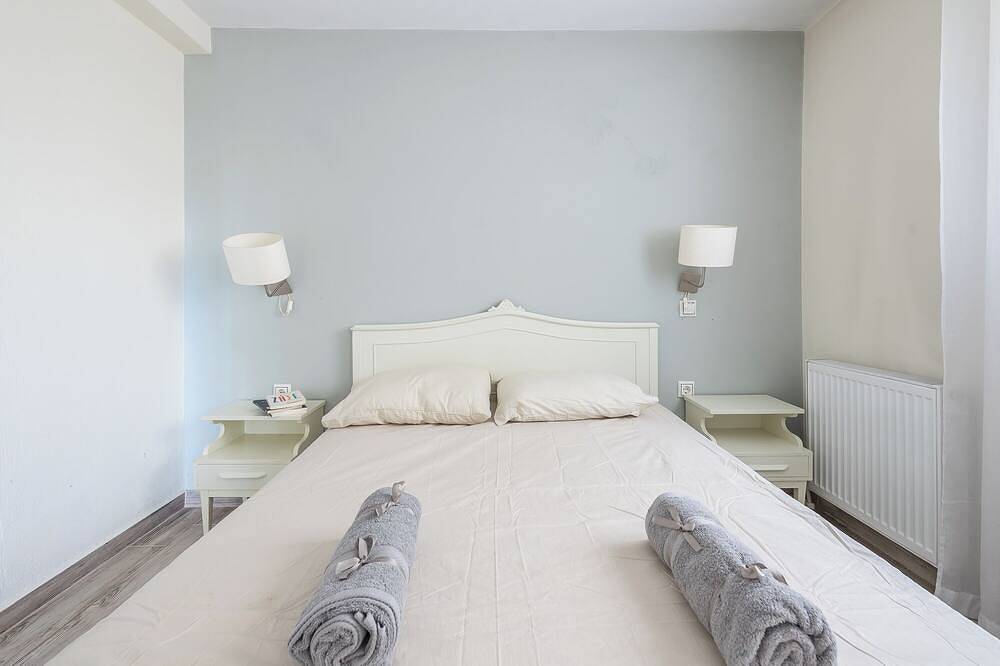 Ganze Wohnung, Family Apartment With Private Swiming Pool In Vravrona in Artemida, Regionalbezirk Ostattika