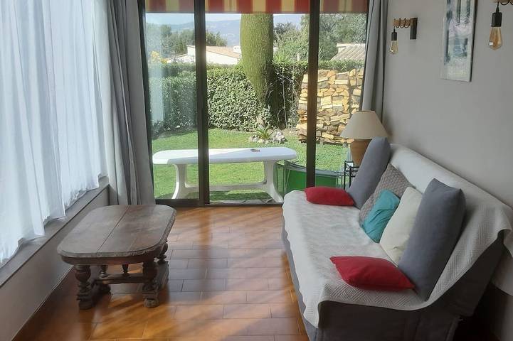 Charming cottage in quiet, secure residence. in Grasse, Mittelmeerküste (Frankreich)