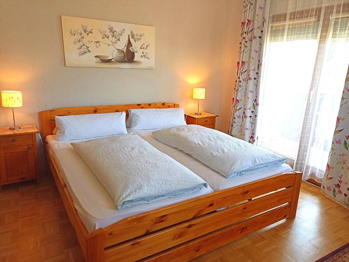 Ferienwohnung für 2 Personen, mit Terrasse und Garten sowie Ausblick - 1
