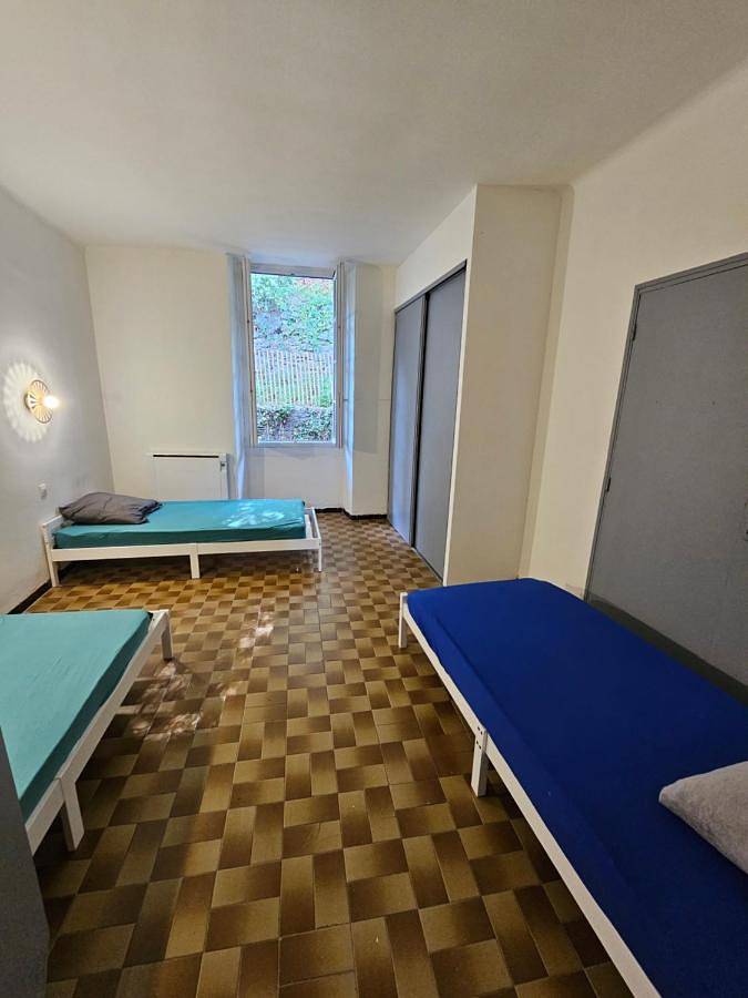 Gîte pour 10 personnes, avec terrasse et vue à Cendras - 3