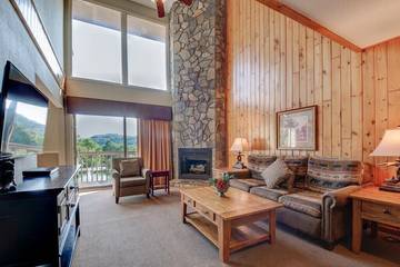 Villa for 4 Guests in Sugar Mountain, Blue Ridge Mountains, Picture 3