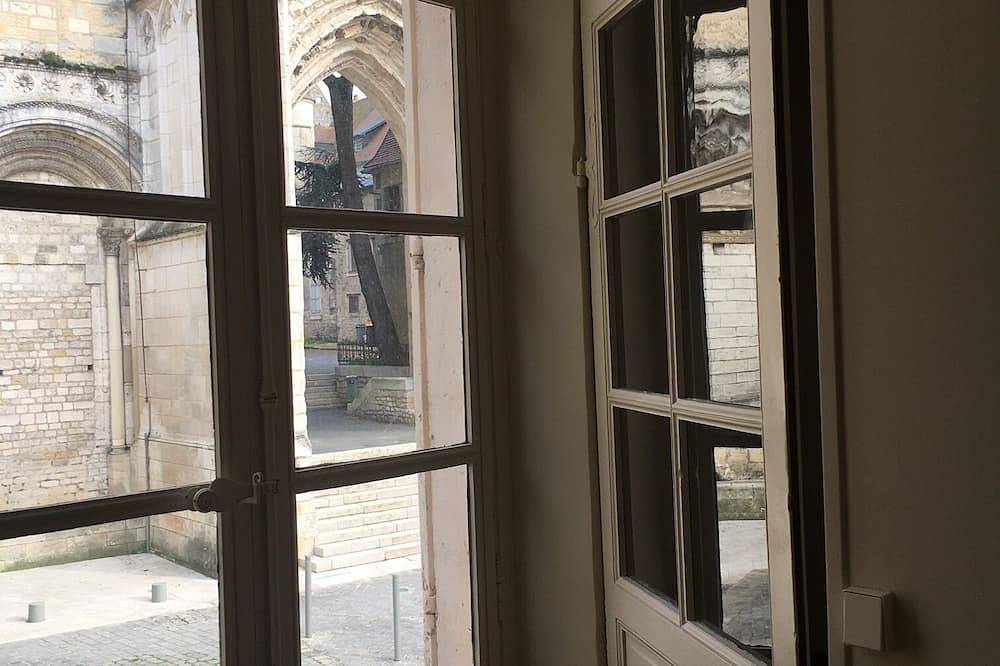 Apartamento entero, Gîte des Chapelains Coeur de Ville in La Charité-sur-Loire, Valle del Loira