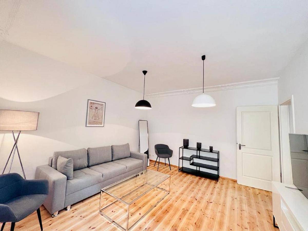 Ganze Wohnung, Alte Schönhauser Lux in Mitte Berlin, Berlin