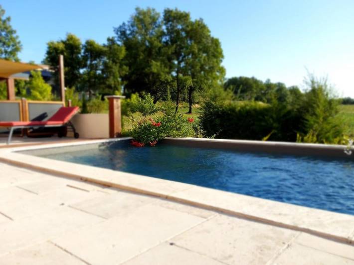 Location de vacances pour 6 personnes, avec vue ainsi que piscine et jardin à Labastide-Marnhac - 2