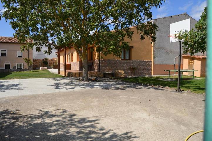 Casa rural para 8 personas, con jardín en La Bureba - 2
