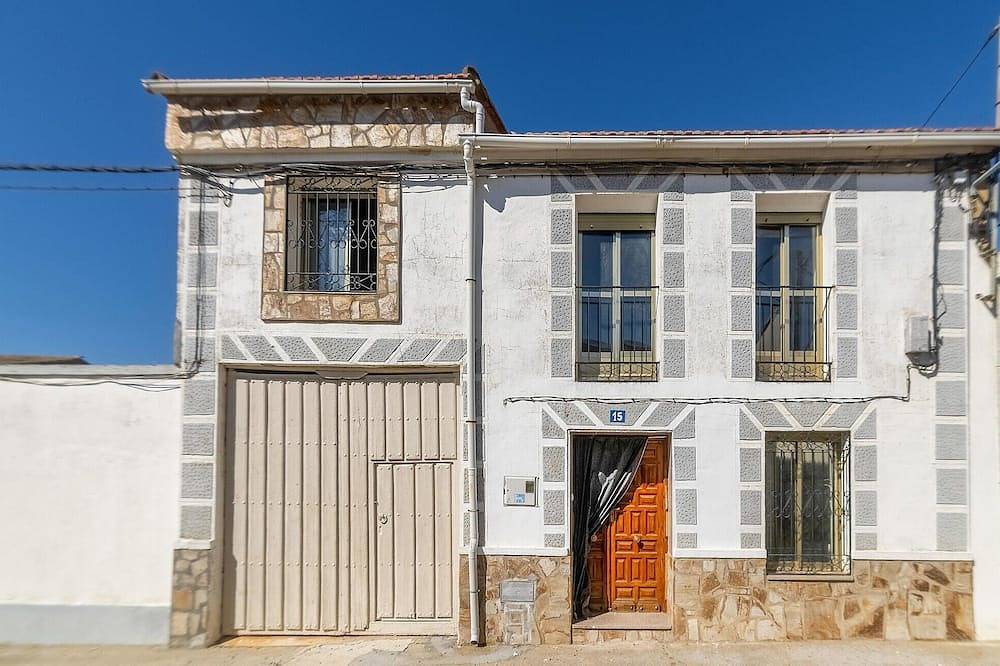 5 bedroom nice home in Villarrín de Campos in Villarrín de Campos, Province de Zamora