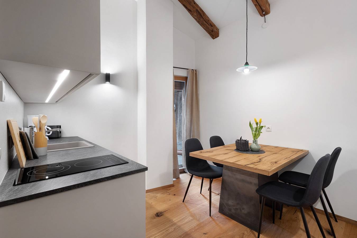 Ganze Wohnung, Ferienwohnung 'Lauterfresser' mit Bergblick, Gemeinschaftsgarten und Wi-Fi in Rodeneck, Dolomiti Superski