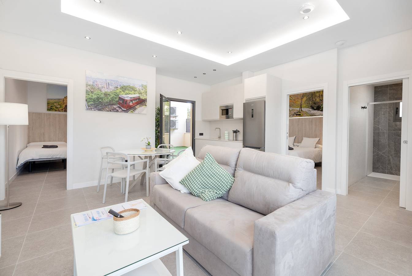 Entire apartment, Apartment '2 Dorm Maia' with Shared Pool, Wi-Fi and Air Conditioning in Torre del Mar, Costa del Sol