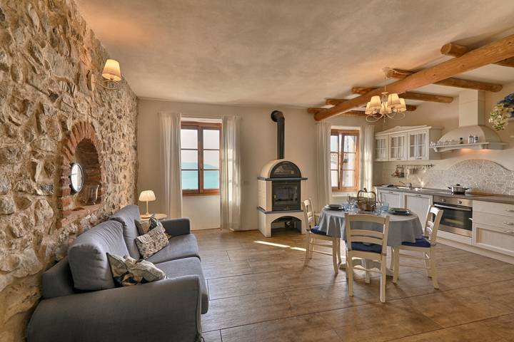 Ferienwohnung für 4 Personen, mit Seeblick und Balkon sowie Garten in Tignale - 2