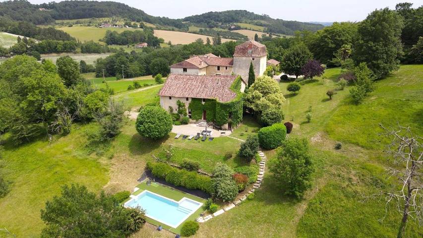 Villa pour 9 personnes, avec jardin ainsi que vue et piscine, animaux acceptés - 1