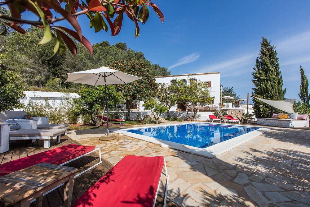Can Rosa Ibiza, private pool & 10 minutes to the beach in Santa Gertrudis de Fruitera, Santa Eulària des Riu