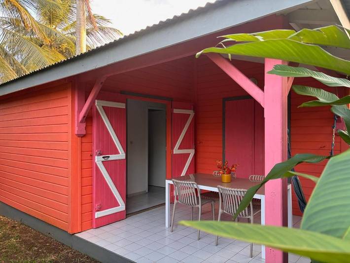 Bungalow für 4 Personen, mit Ausblick und Pool sowie Garten und Terrasse in Guadeloupe