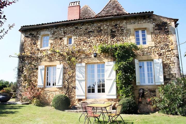 Location de vacances pour 13 personnes, avec Terrasse et Jardin ainsi que Piscine et Vue à Molières (région de Bergerac) - 3