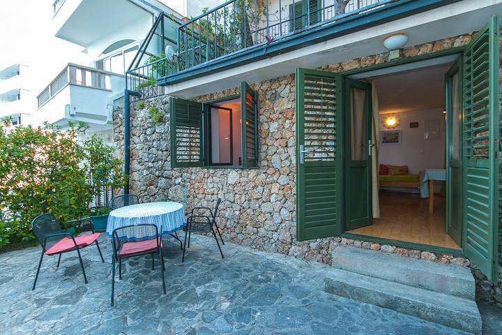 Ferienwohnung für 3 Personen, mit Balkon/Terrasse in Brela