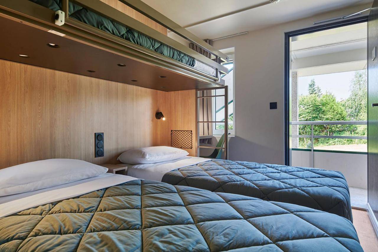 Standard Room - 3 Single Beds in Eysines, Région de Bordeaux
